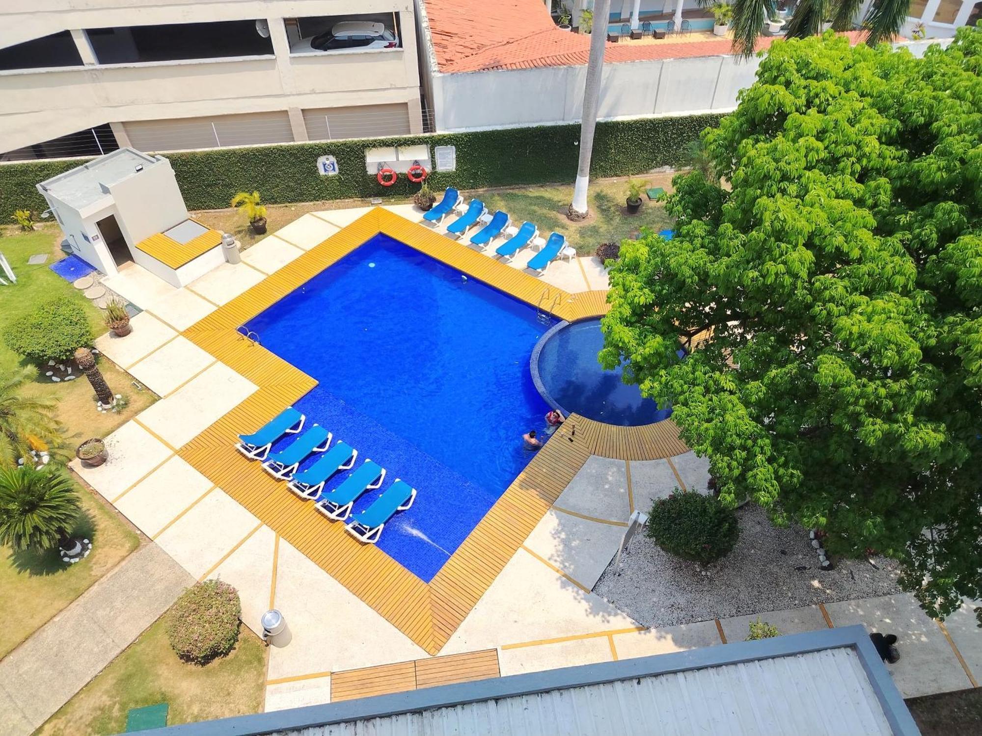 Holiday Inn Express Villahermosa By Ihg Exterior foto